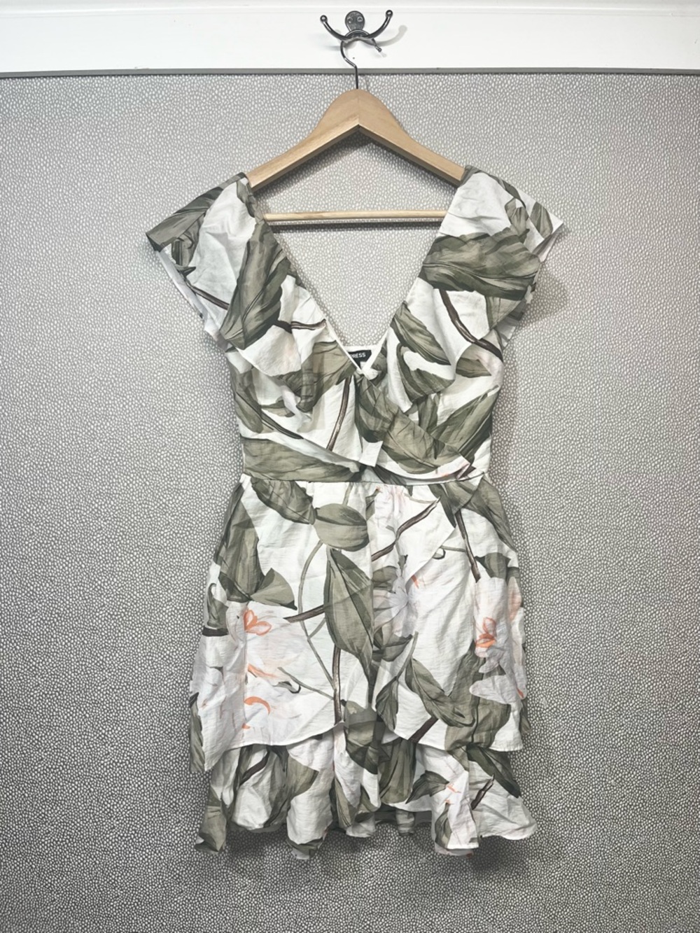 🆕 XS Express Tropical V-Neck Smocked Ruffle Dress NWT